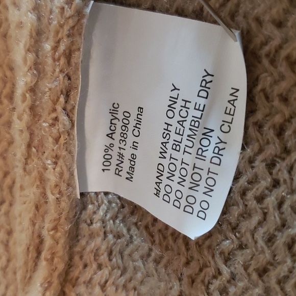 NWT Shiraleah Rowan Poncho Fringe Taupe/Camel Soft Lightweight - Picture 15 of 15